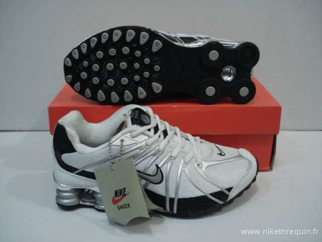 nouveau style Nike Shox OZ mens blanc noir (1).JPG